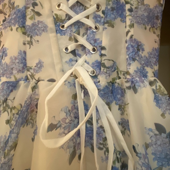Hydrangea Tender floral maxi tie-strap dress - Picture 13 of 15